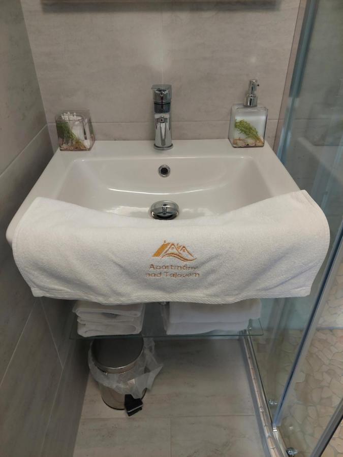 Apartmany Nad Tajovom バンスカー・ビストリツァ エクステリア 写真