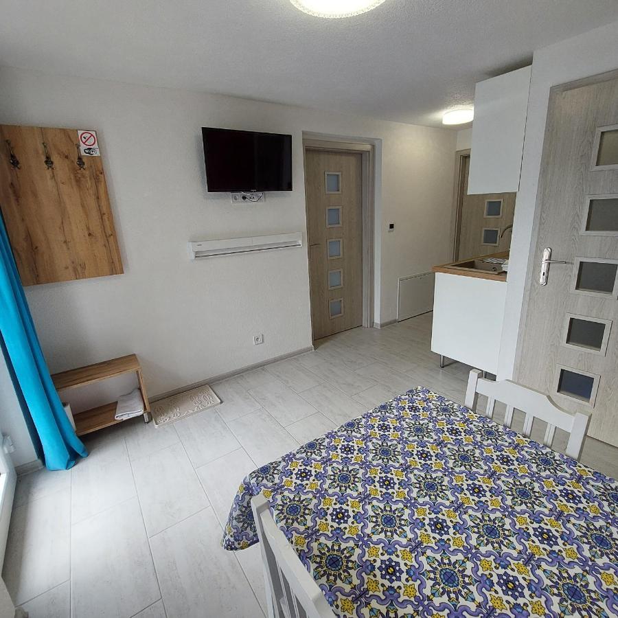 Apartmany Nad Tajovom バンスカー・ビストリツァ エクステリア 写真